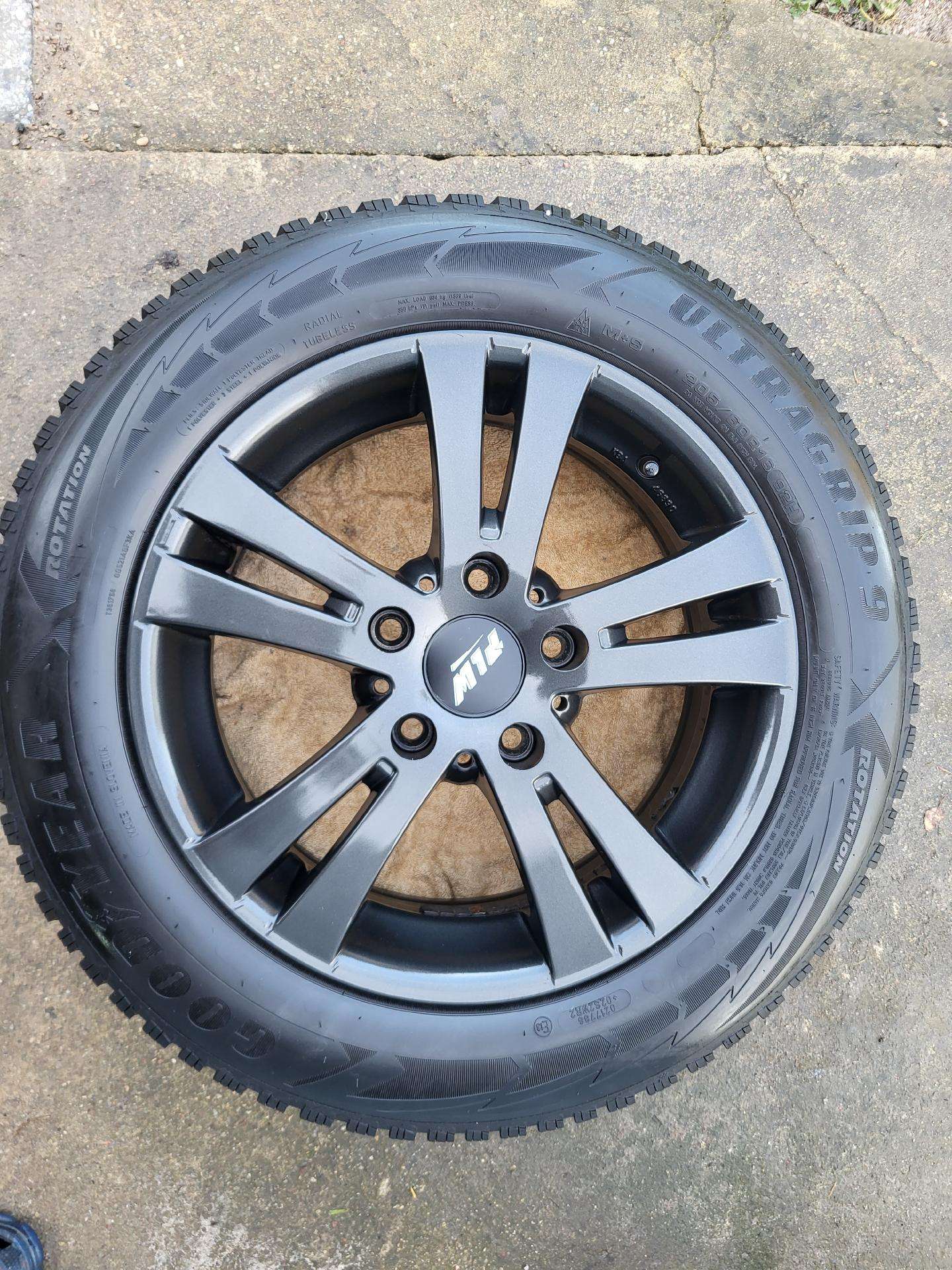 Ratlankiai R16 5120+padangos