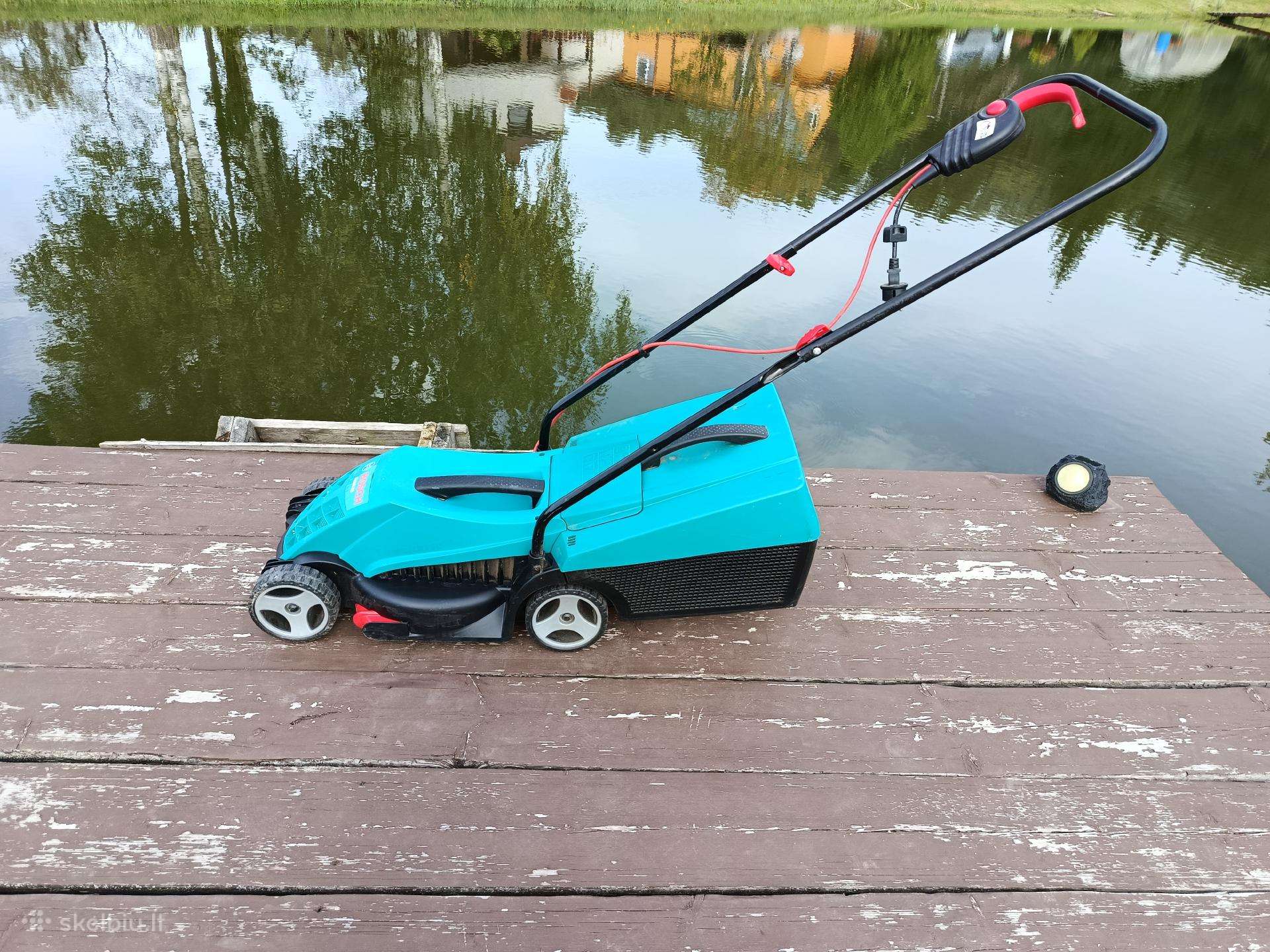 Bosch Rotak32 elektrinė vejapjovė