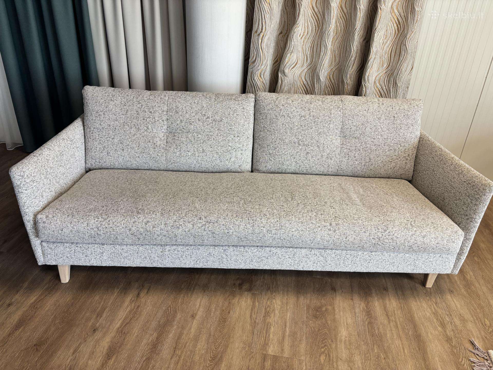 Sofa iš ekspozicijos