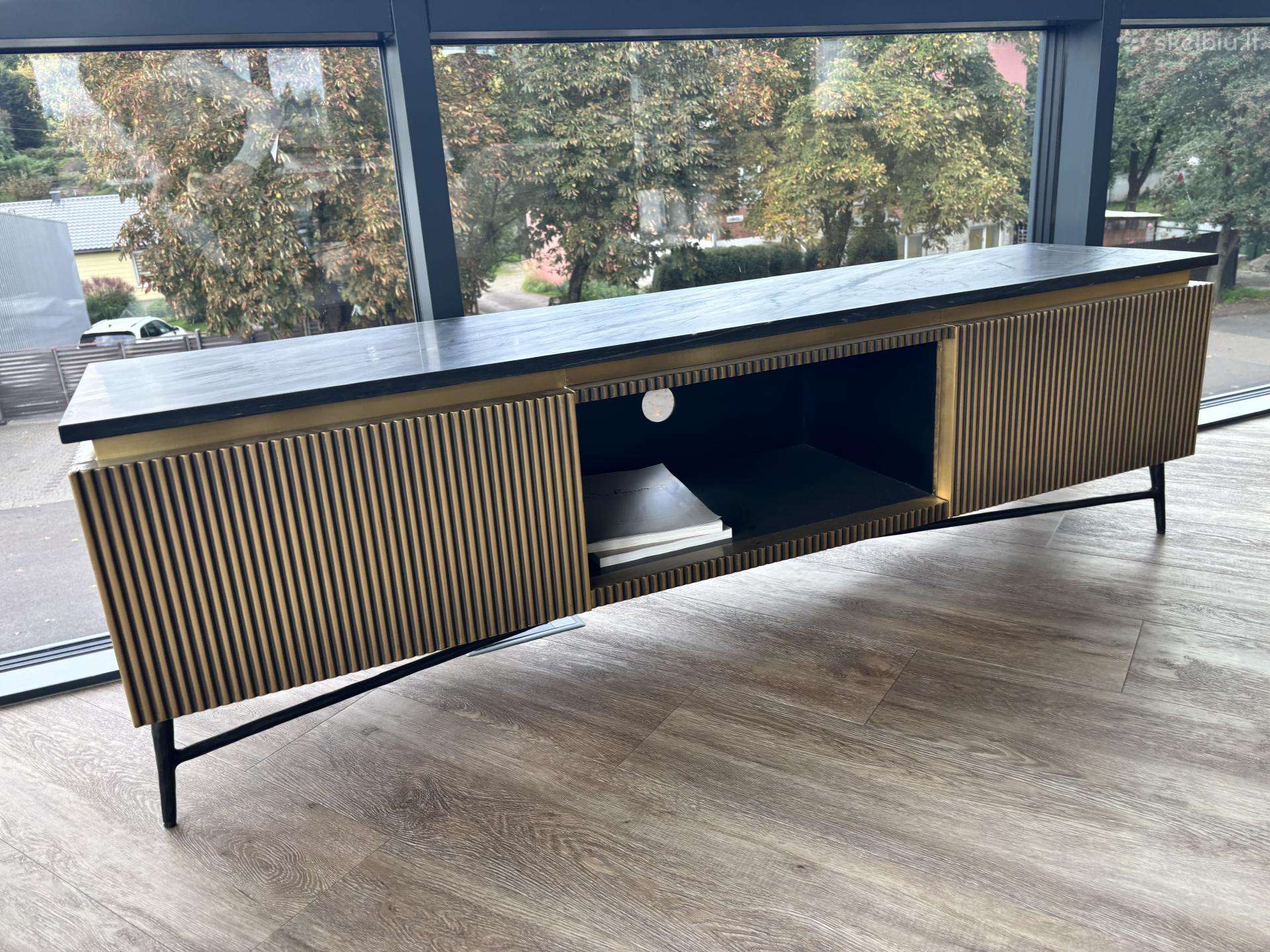 TV staliukas su marmuru