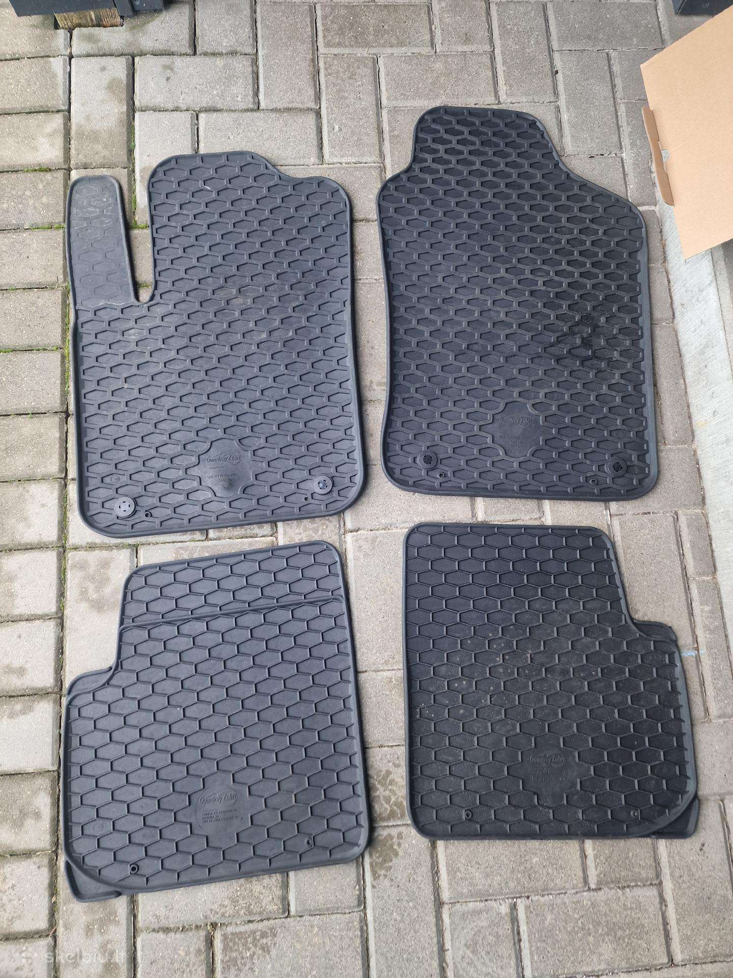 Fiat 500 guminiai modeliniai kilimėliai