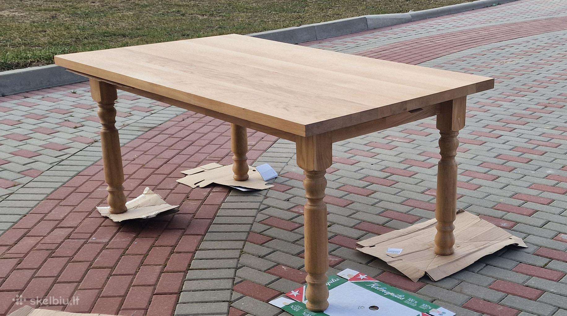 Stalas didelis sunkus