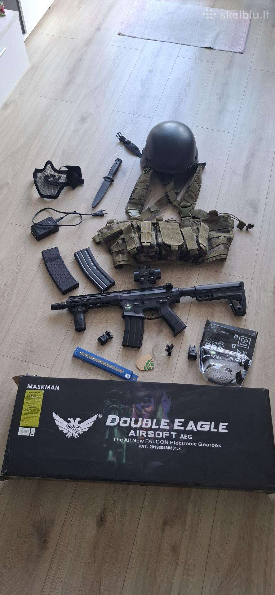 Šratasvydžio automatas su apranga ir priedais.
