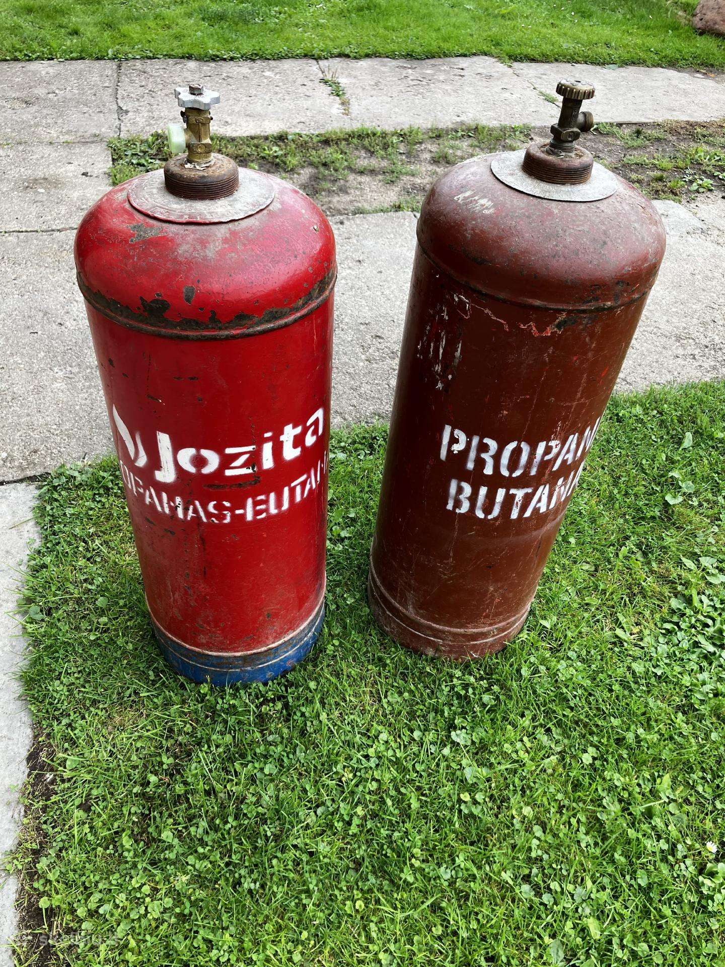 Parduodu 2 dujų balionus