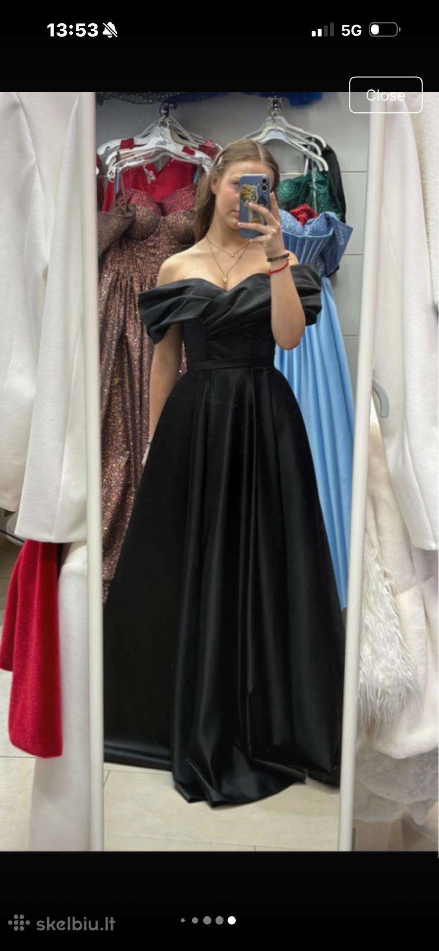 Elegantiška juoda korsetinė suknelė