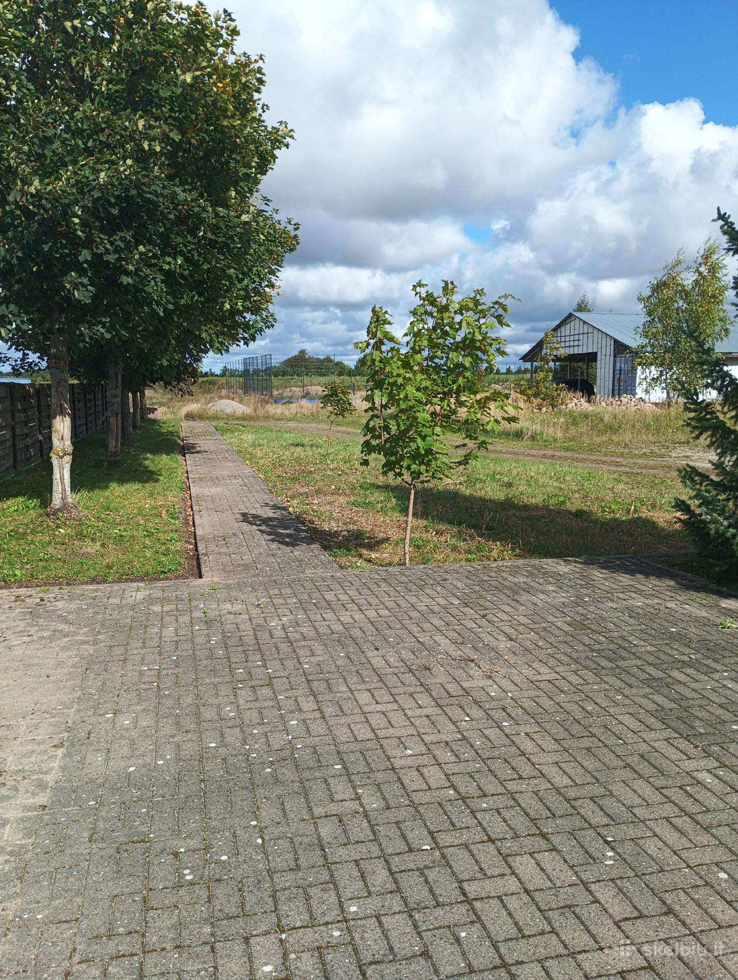 Parduodamas 108 a. komercinės paskirties sklypas