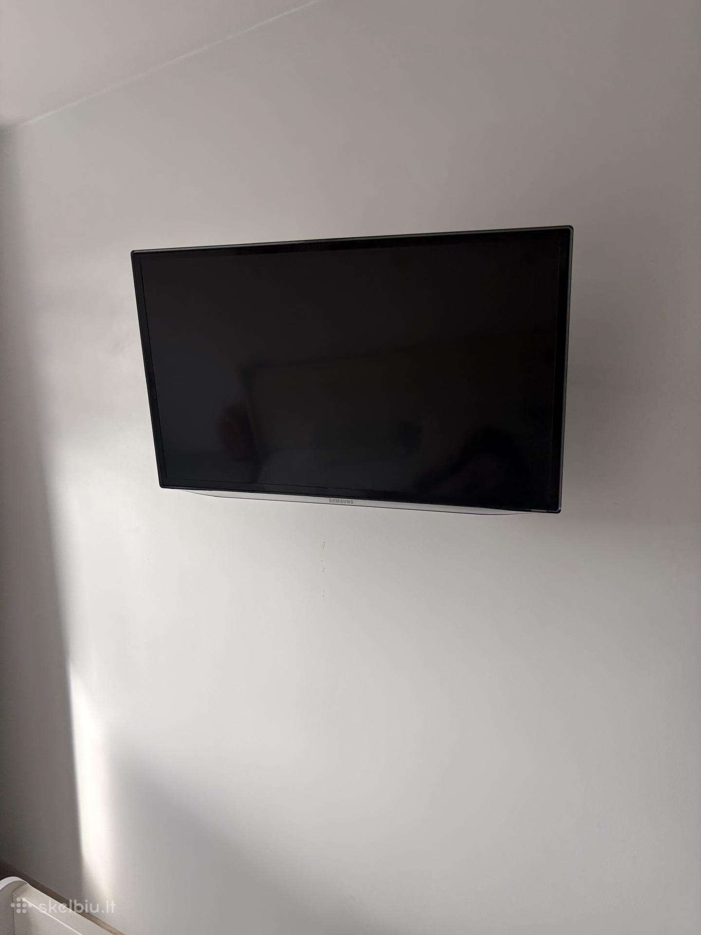 Televizorius Samsung su sieniniu laikikliu