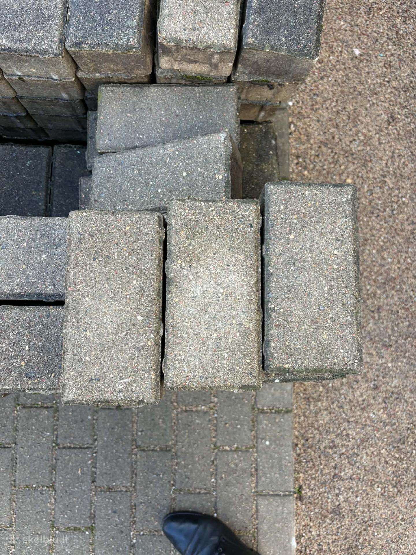 Parduodamos devetos betonines trinkeles