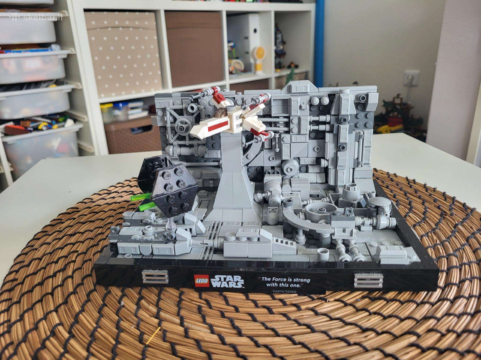 Lego "The Force is strong woth this one " 75329