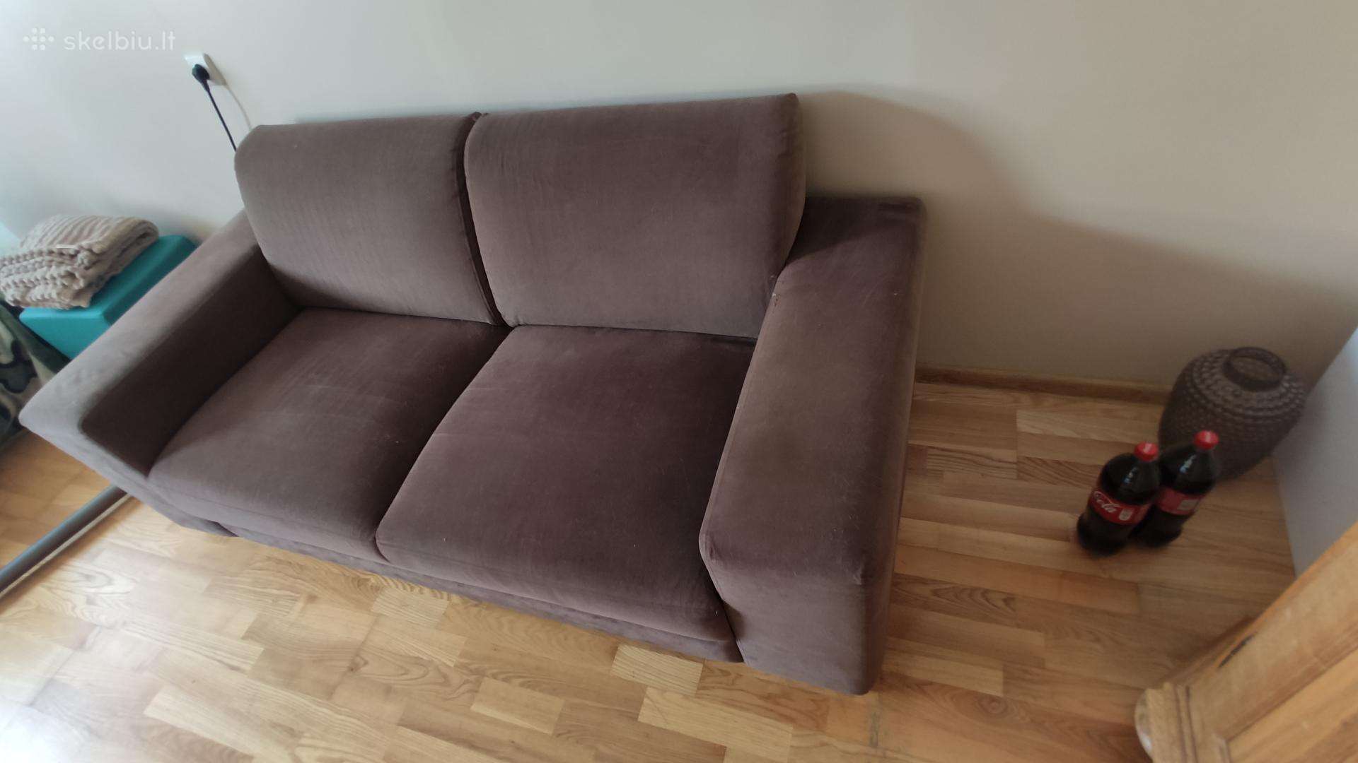 Atiduodama sofa be miego funkcijos