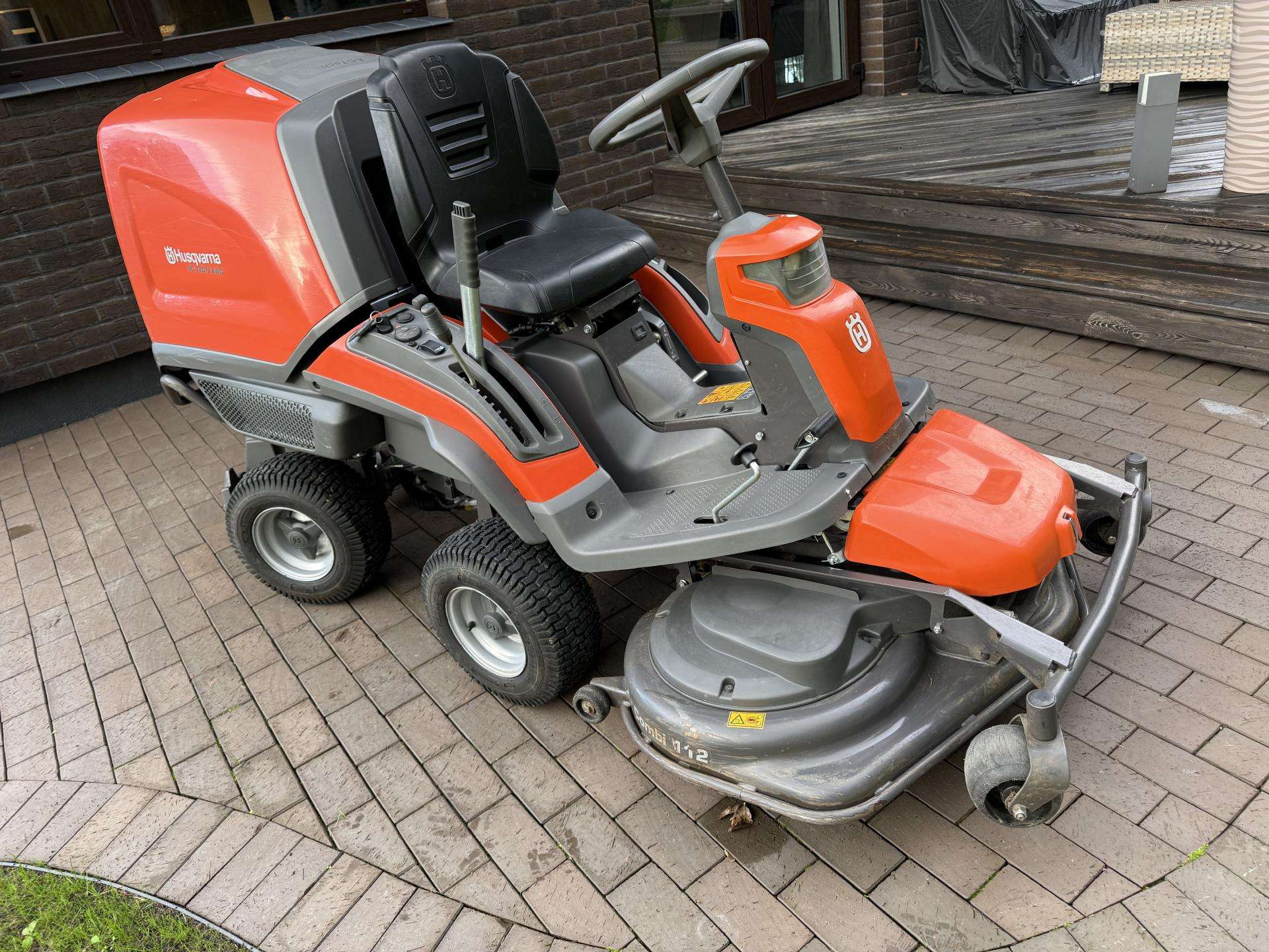 Husqvarna RC 320ts Awd - Rider su bunkeriu