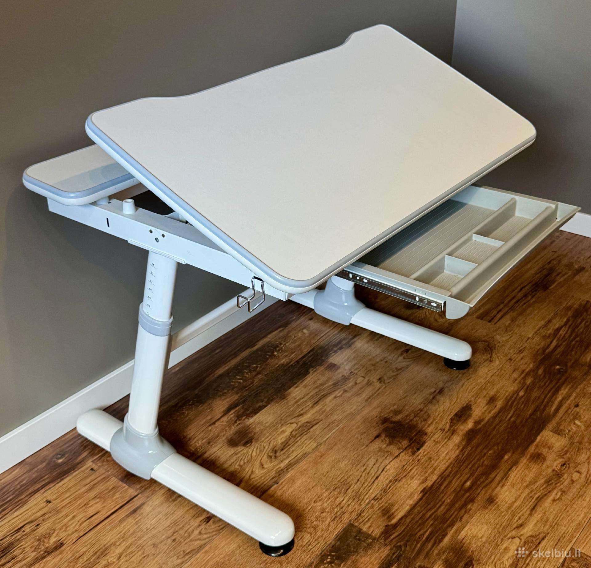 Ergonomiškas reguliuojamas stalas vaikui