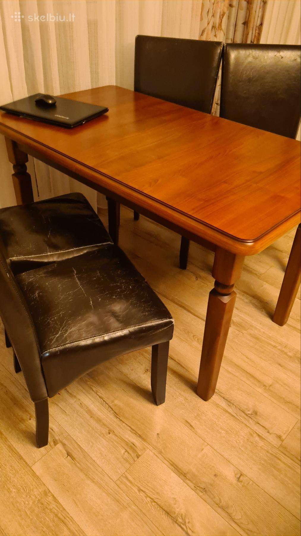 Išskleidžiamas stalas. Matmenys: 140 (180)*80cm