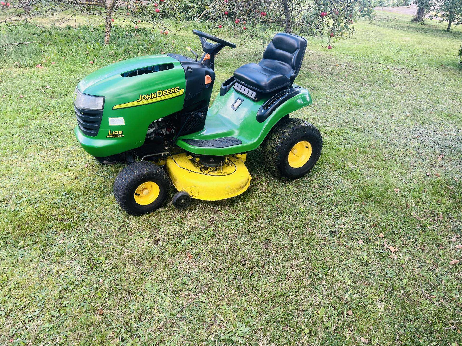 Sodo traktoriukas John Deere L105
