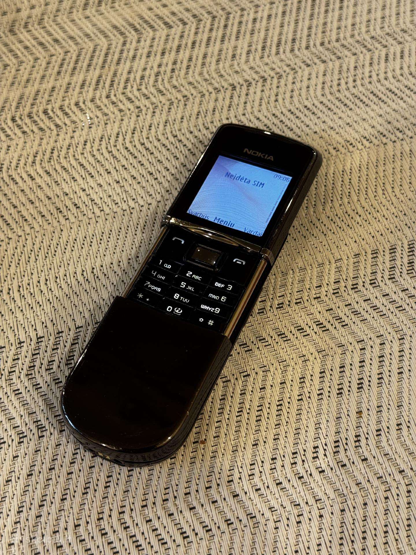 Veikiantis Nokia 8800 Sirocco