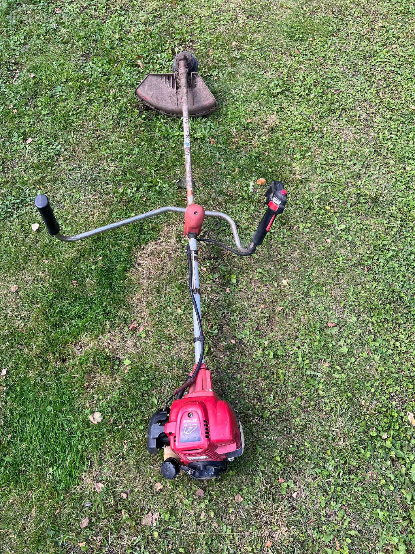 Honda benzininis trimeris
