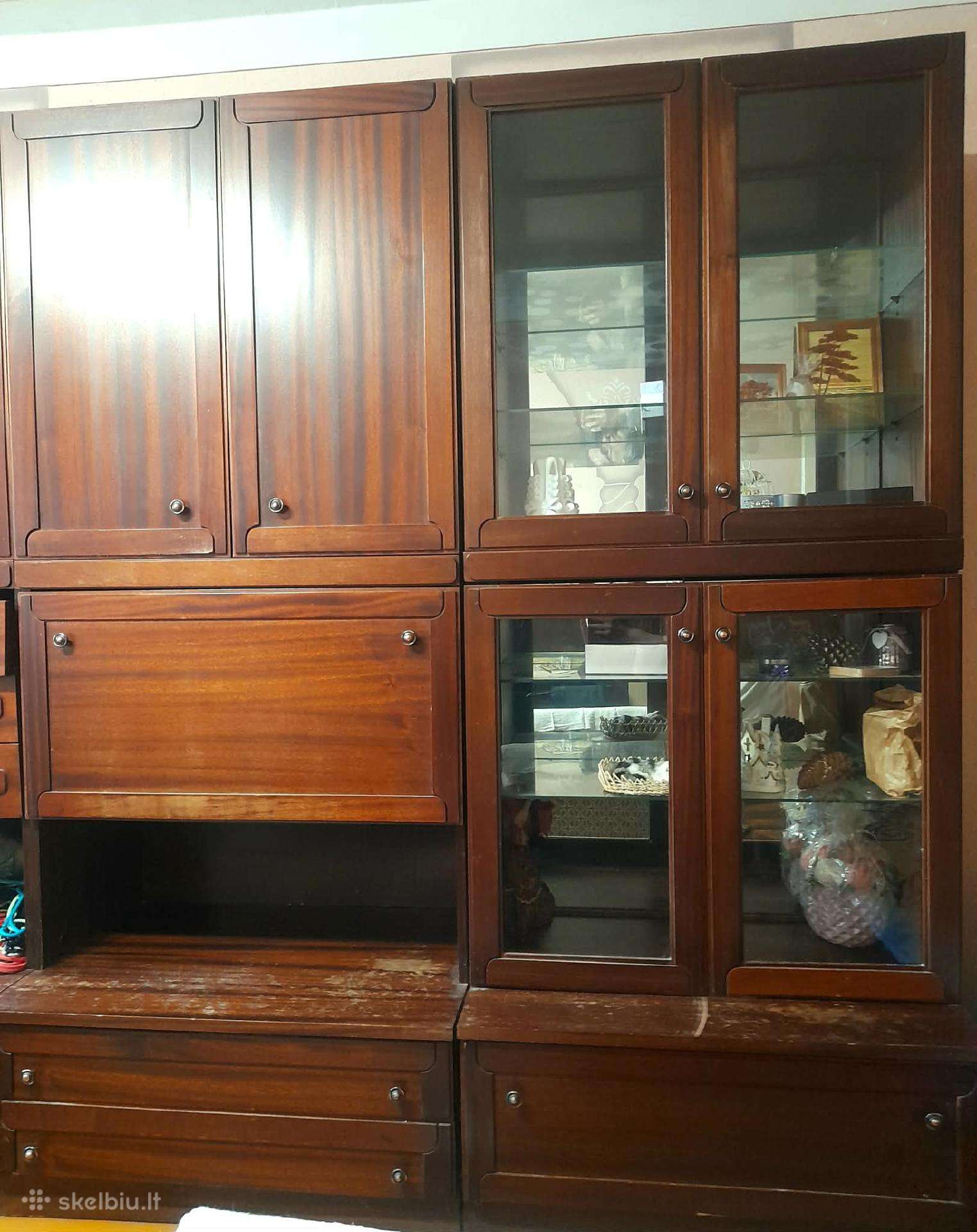 Atiduodama sekcija, galima dalimis. Pirmas aukštas