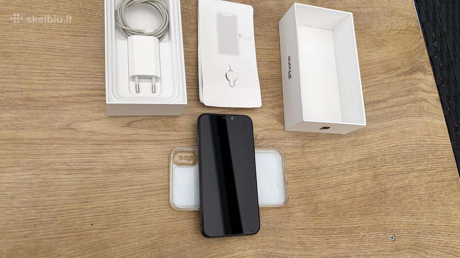 iPhone XS Space Grey