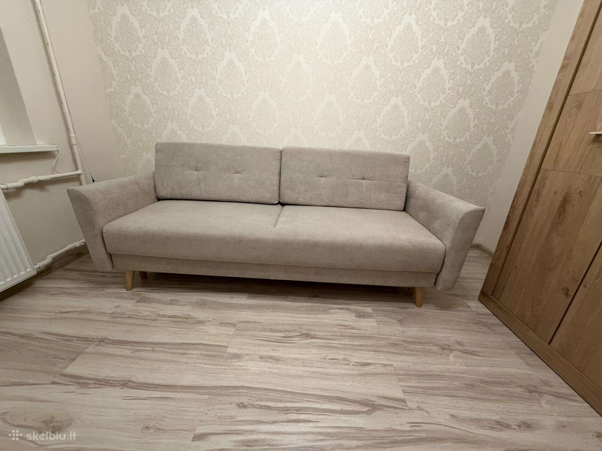 Sofa- lova