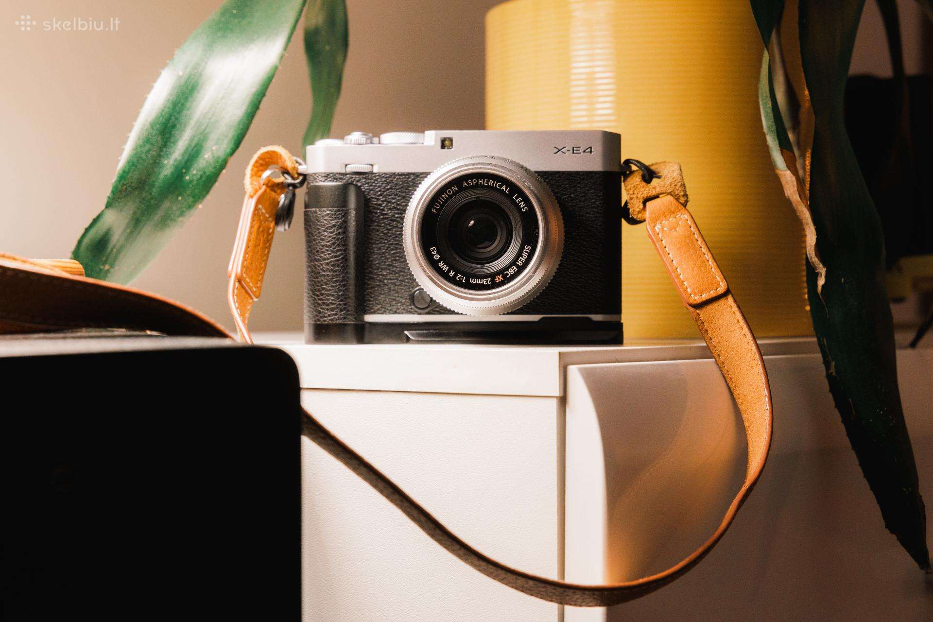 Fujifilm X E4