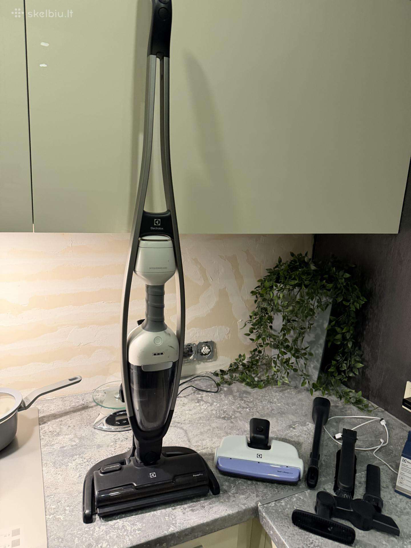 Dulkių siurblys - šluota Electrolux Hygienic 600