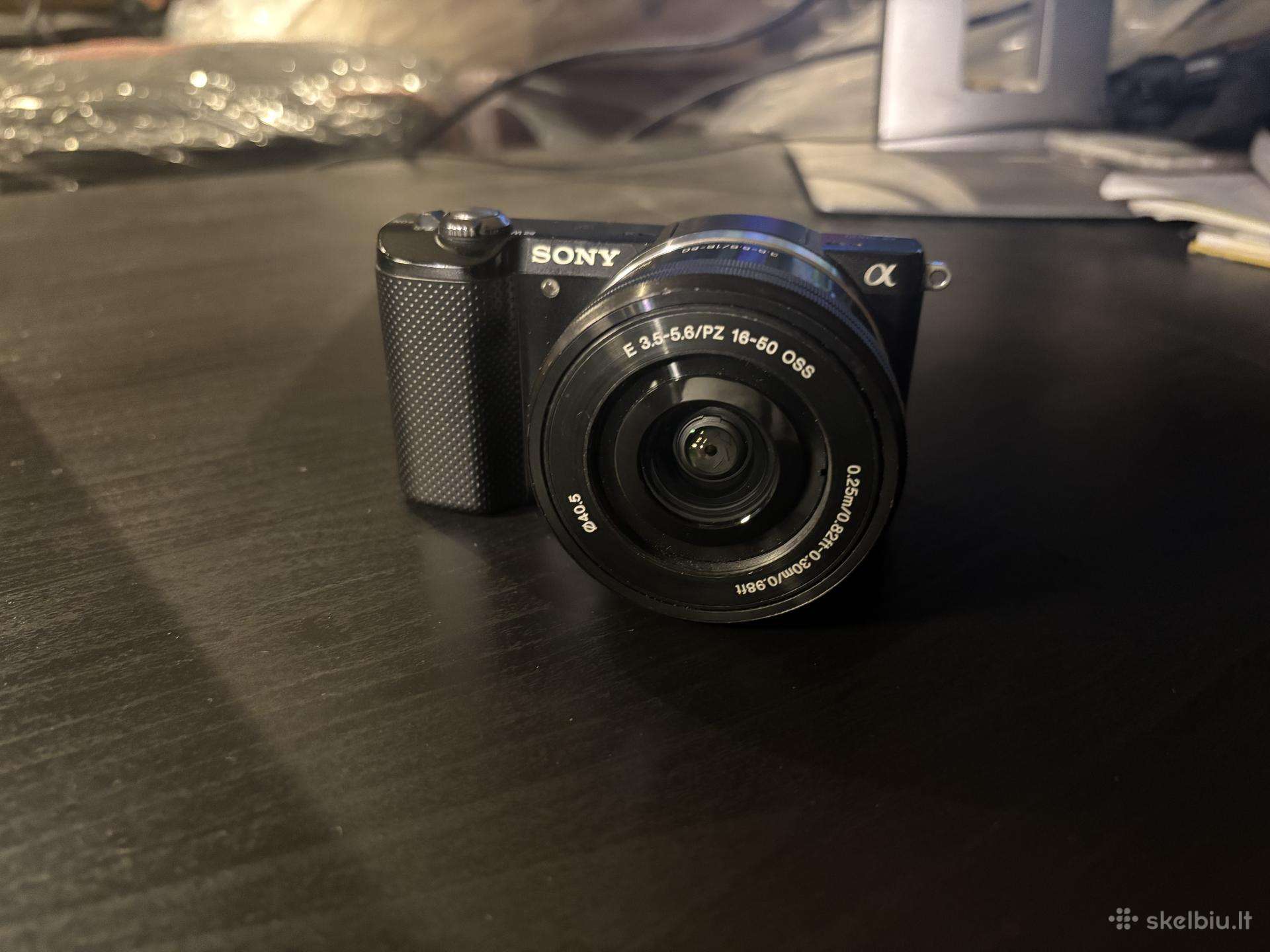 Sony Alpha a5000 + 16-50mm + priedai
