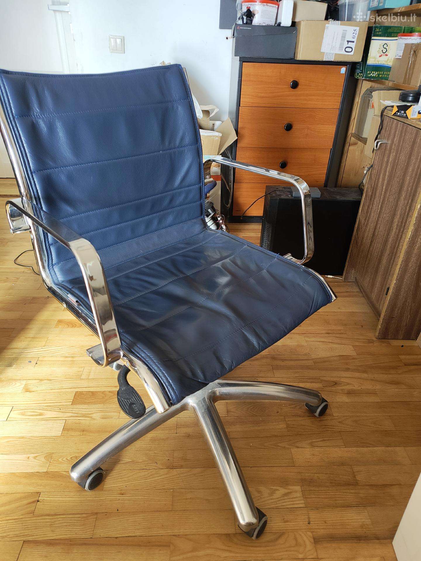 Biuro kėdė Eames Ea 117 stiliaus (Tcc)