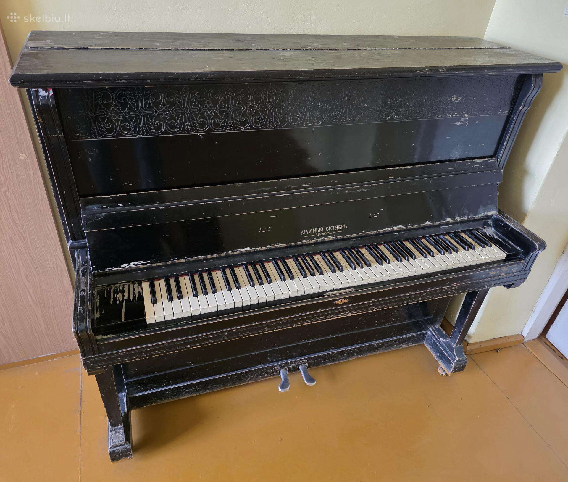 Senovinis vintažinis pianinas