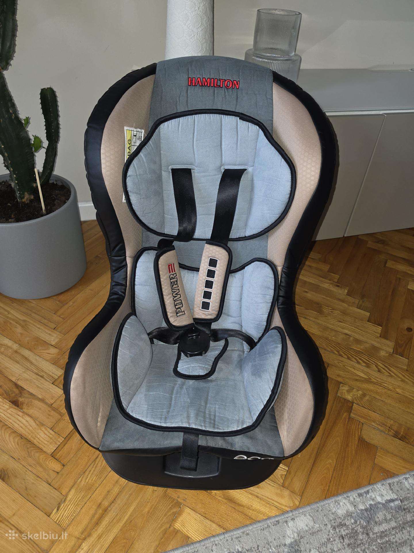 Automobilė kėdutė