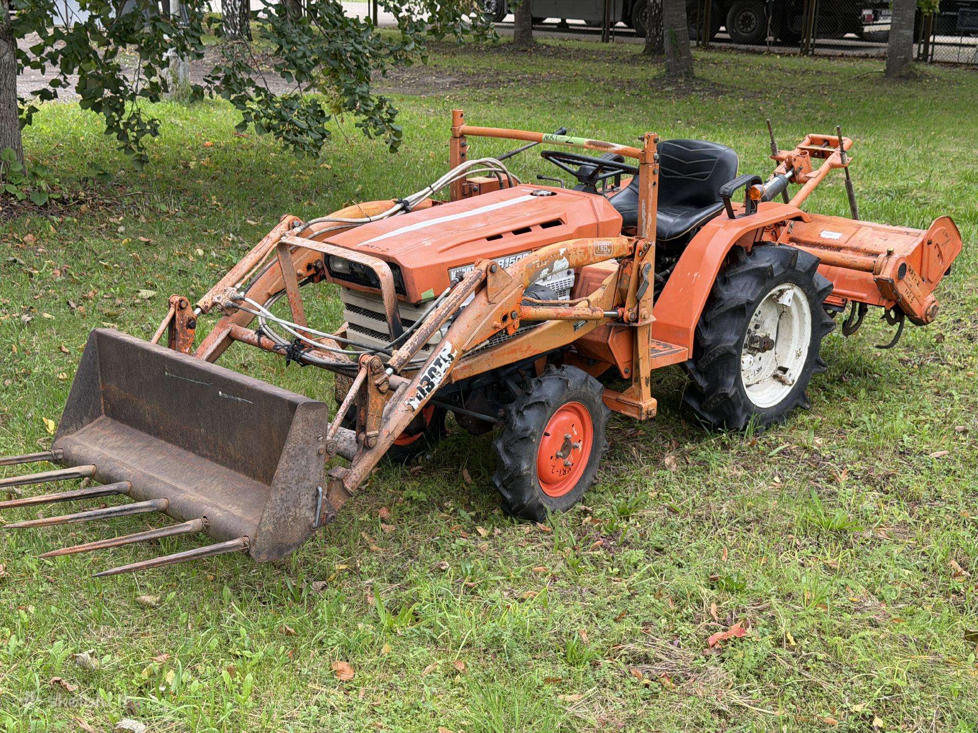 Traktorius Kubota B1500 su frontaliniu (19 Ag)