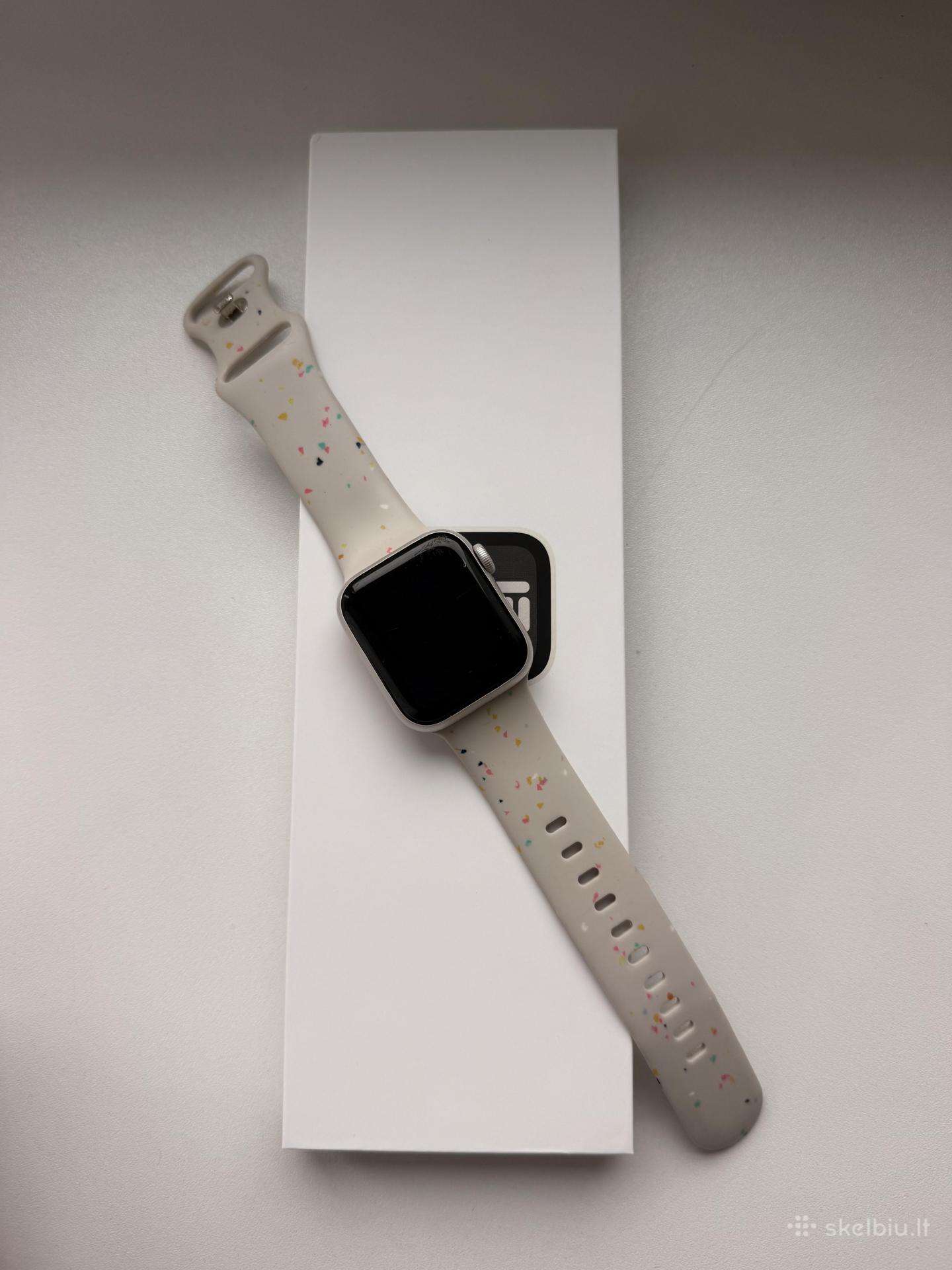 Apple Watch Se 2 40 mm su papildomomis apyrankėmis