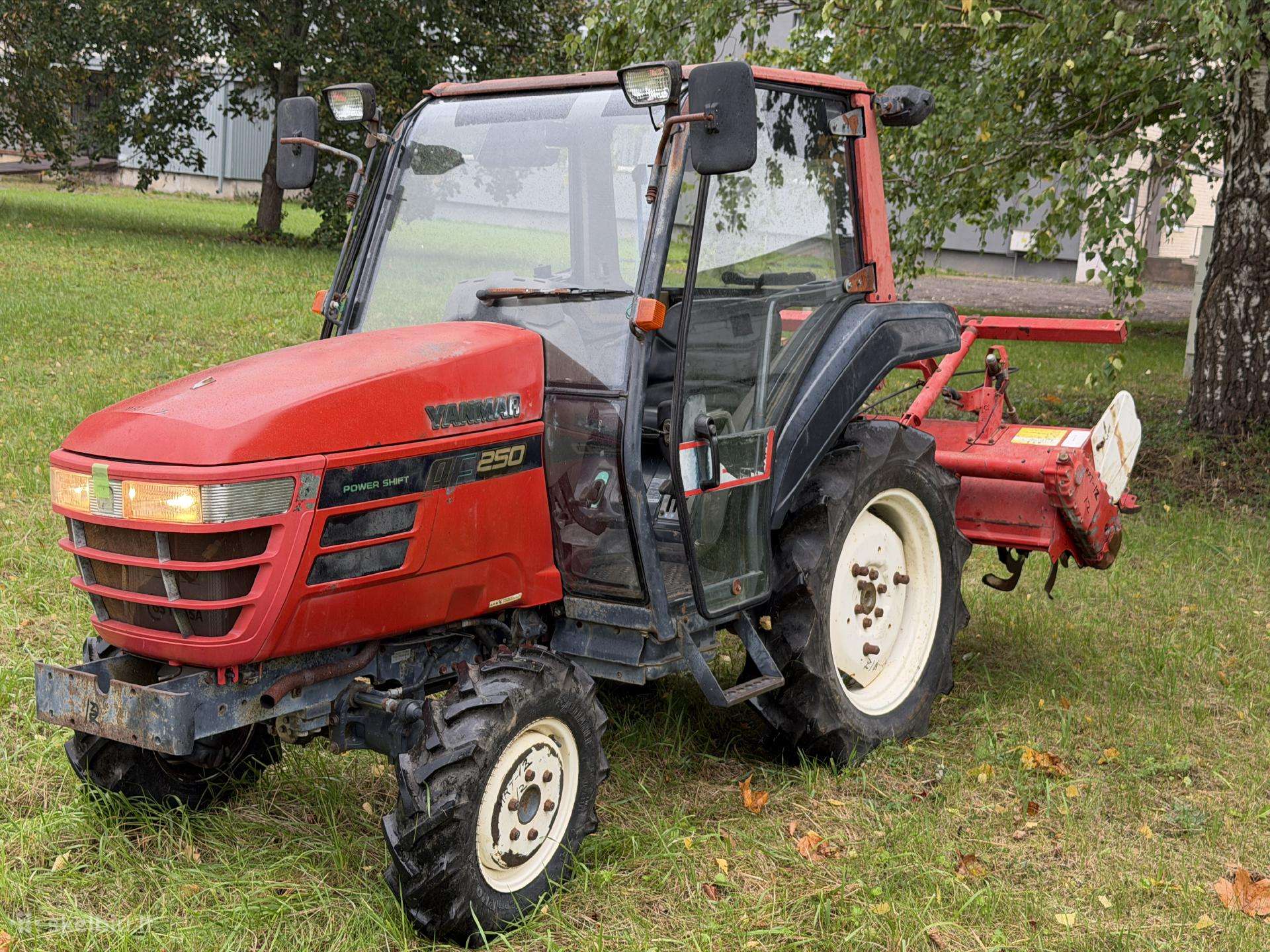 Traktorius Yanmar Af-250 su kabina (25 Ag)