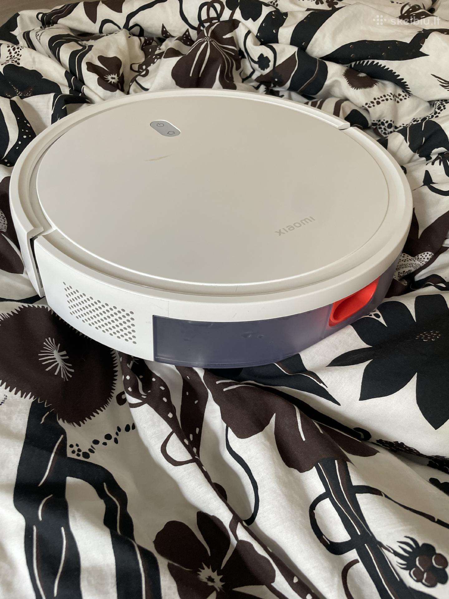 Paruodamas robotas siurblys xiaomi