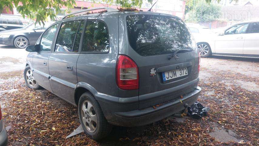 Opel Zafira (2004 m.) 2.4d 7 vietų.