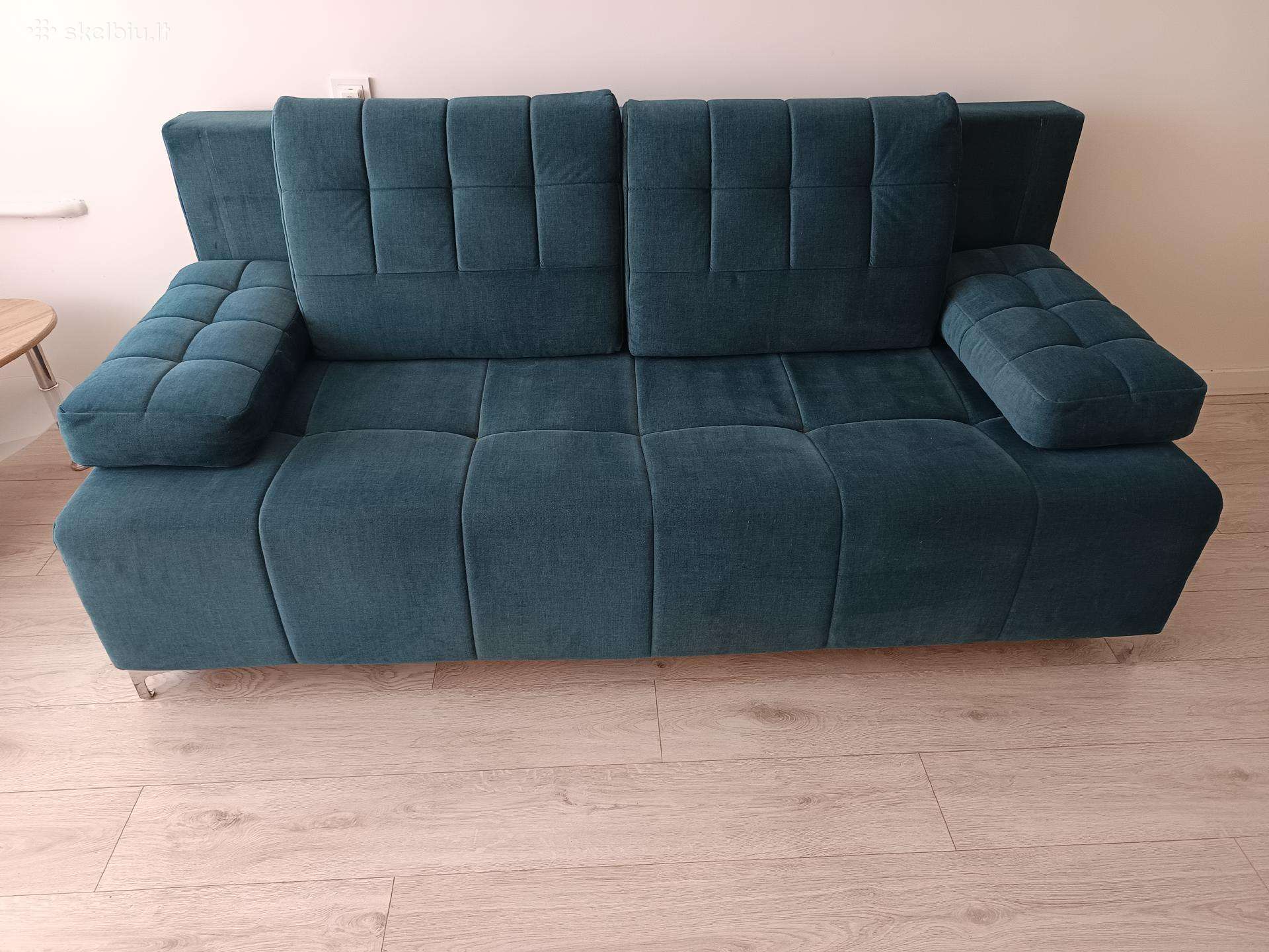 Sofa- lova