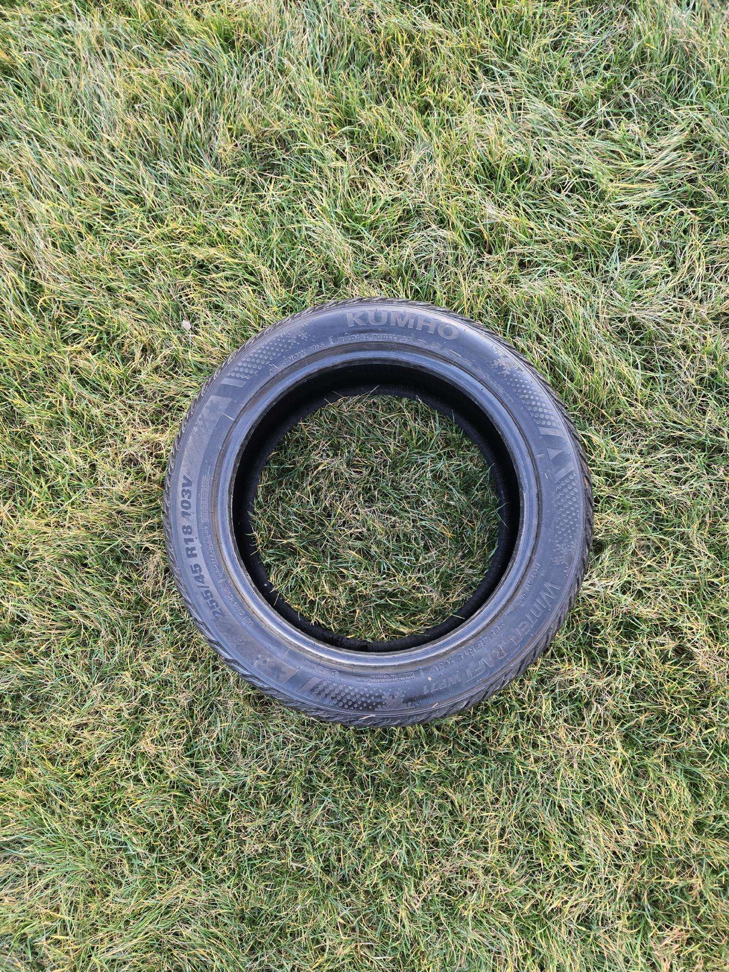 Kumho wintercraft 255/45 R18 103v XL padangos