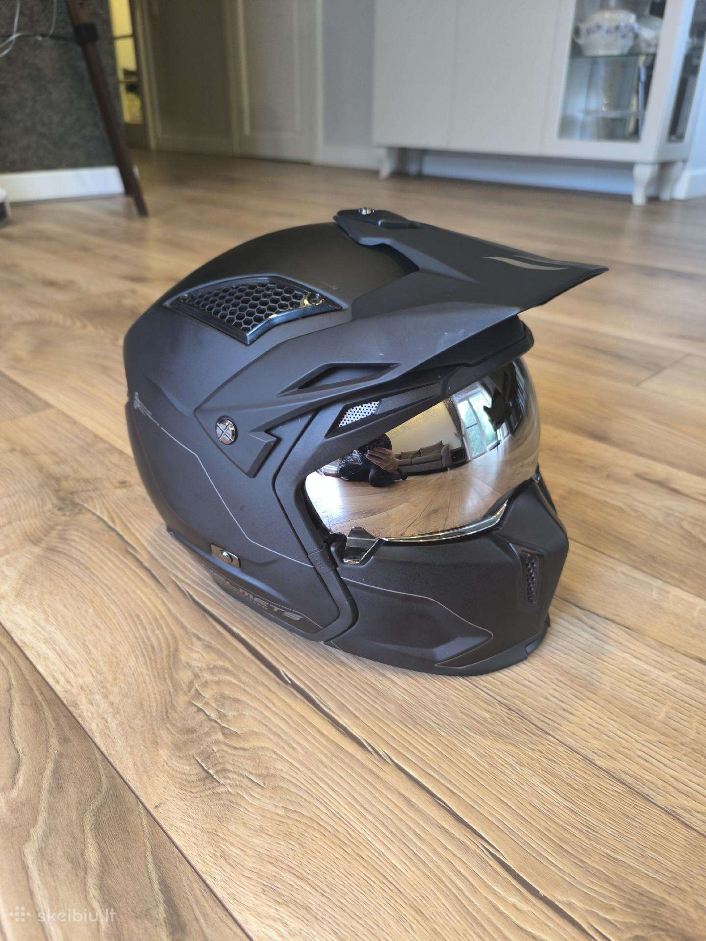 Motociklo salmas mt helmets