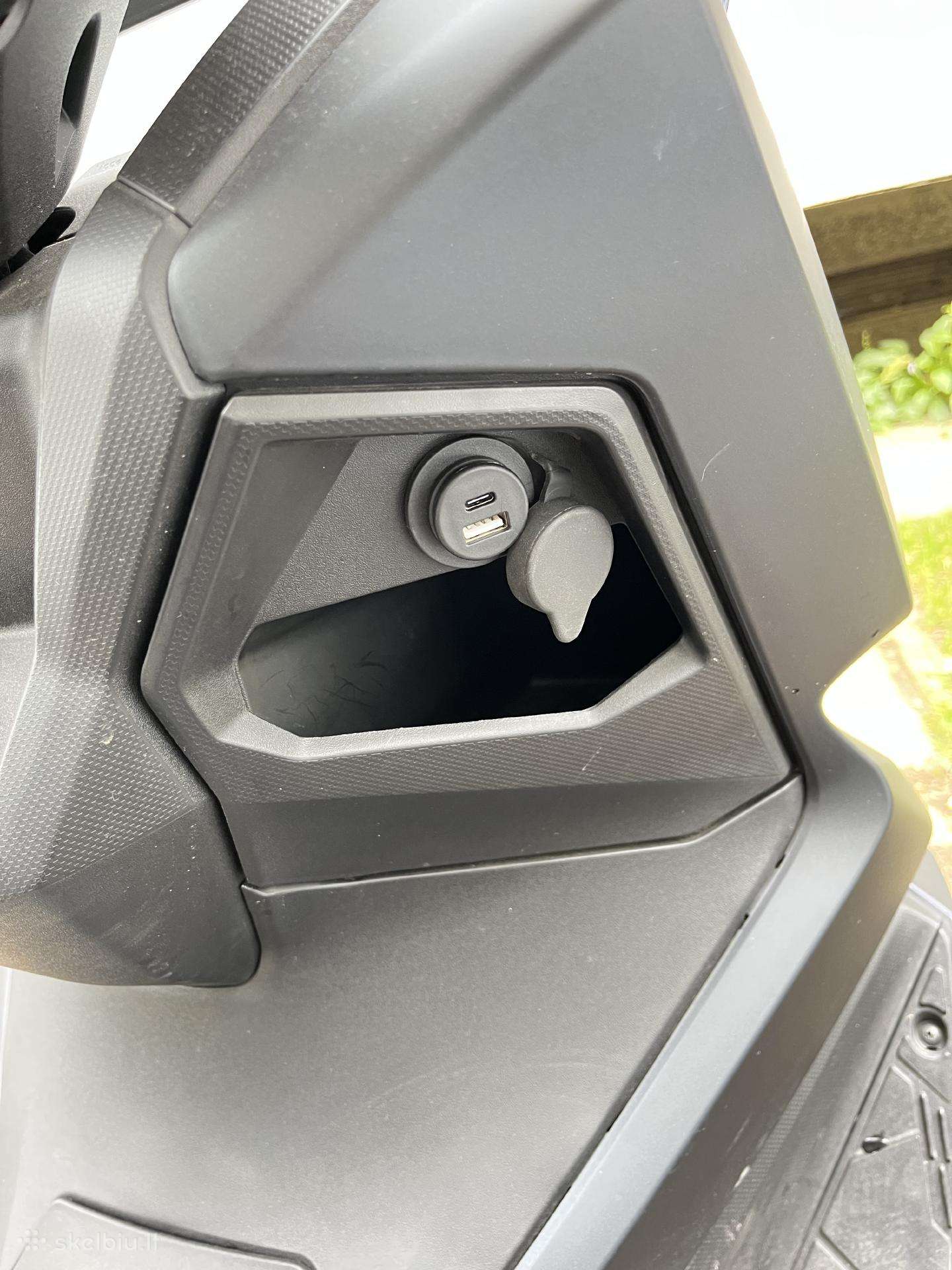 Kymco SKYTOWN 125 125cc, scooters / mopeds