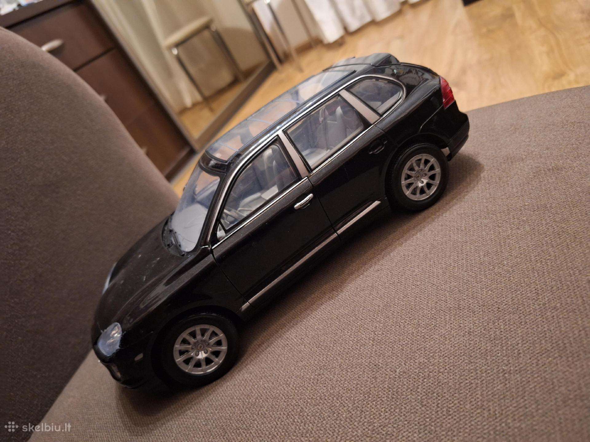 Porshche cayenne 1:18