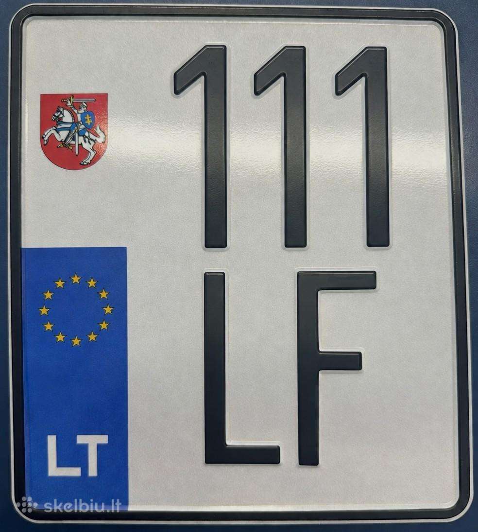 Parduodami motociklo numeriai 888, 444, 111, 911