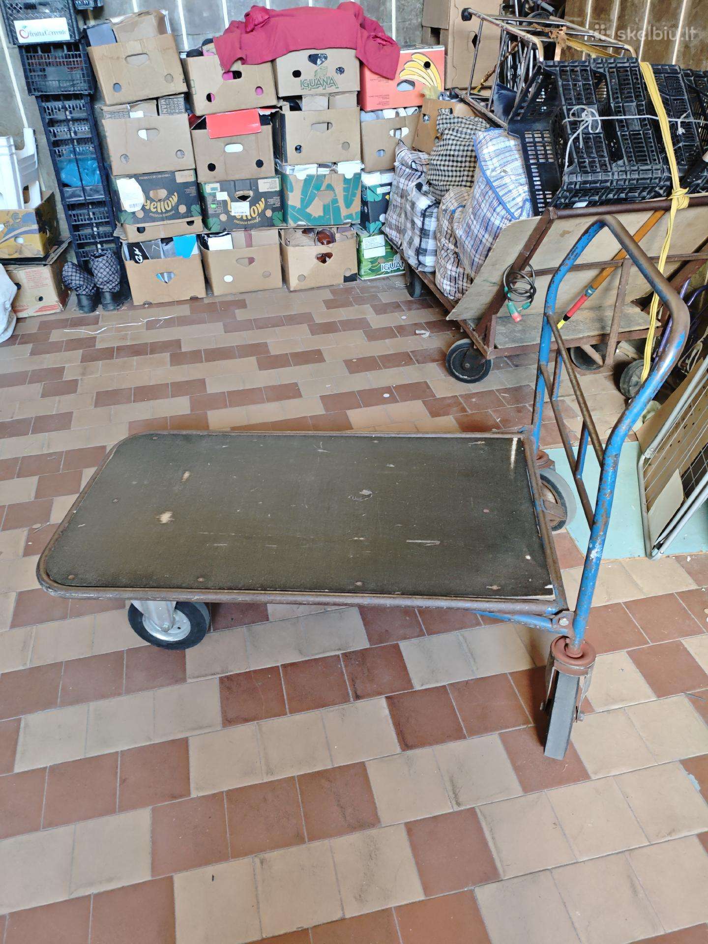 Parduodu krovinių transportavimo vežimą