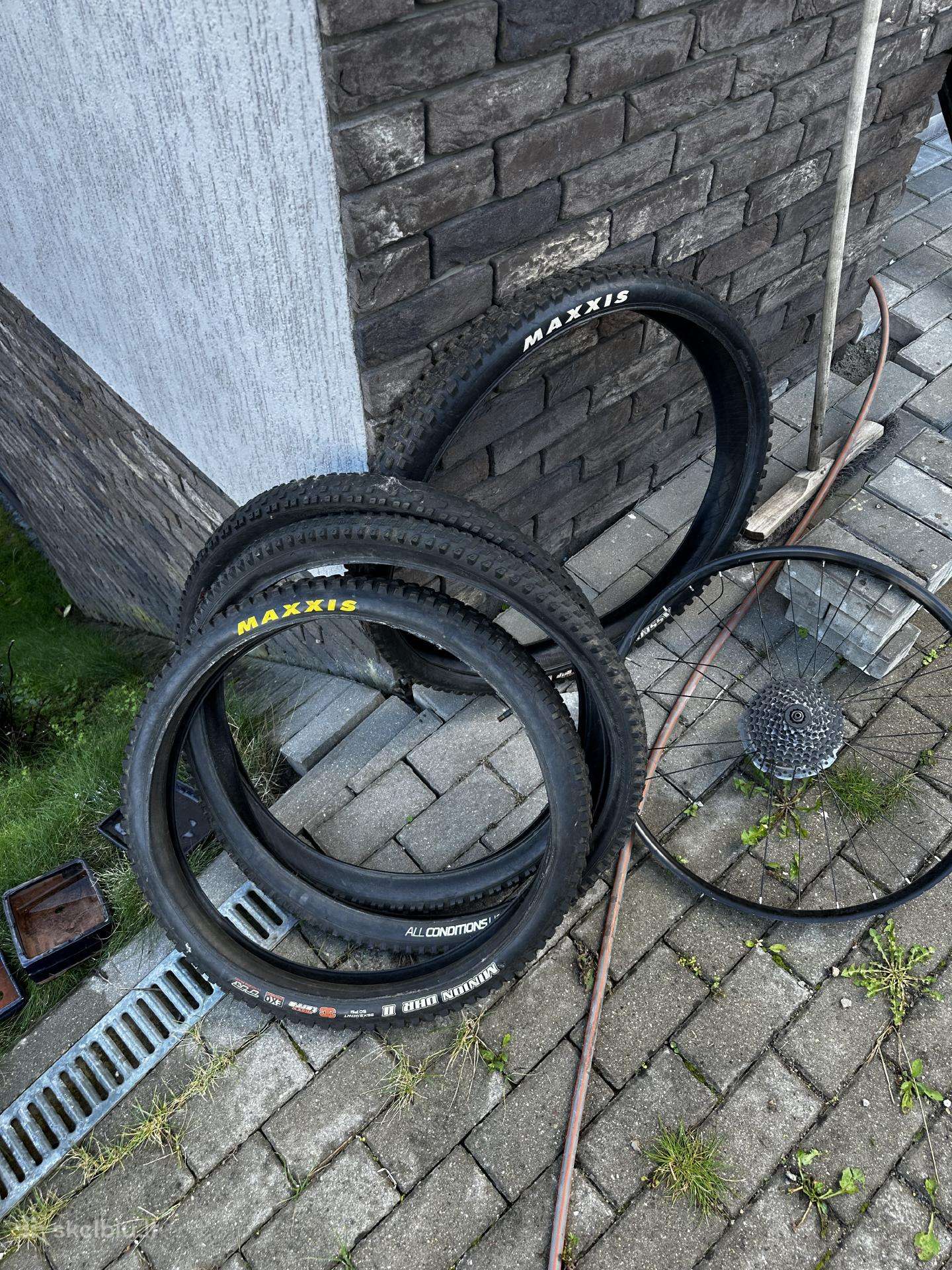 Parduotu ratlanki ir padangas