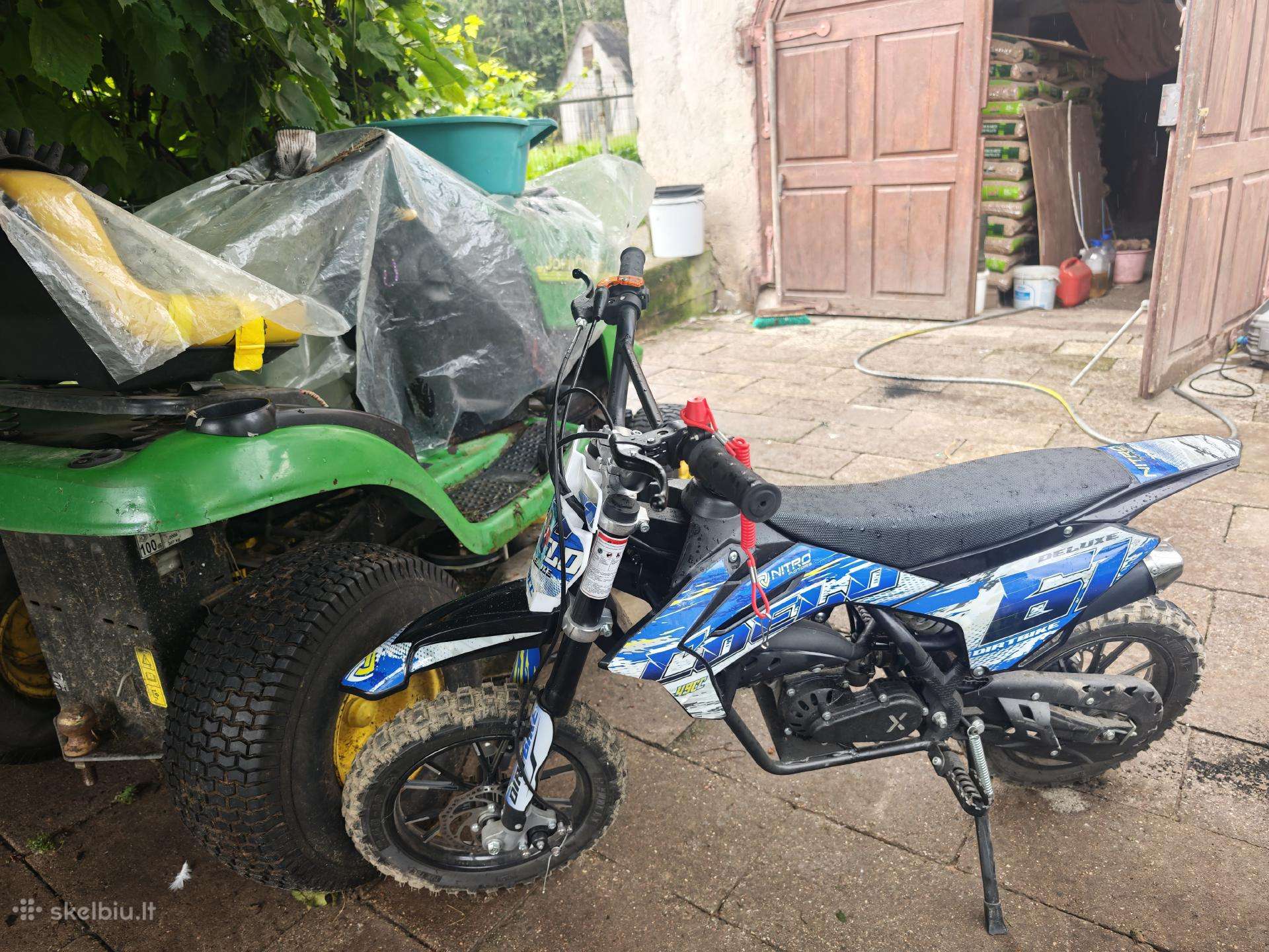 Vaikiškas motocrosinis krosinis ir šalmas