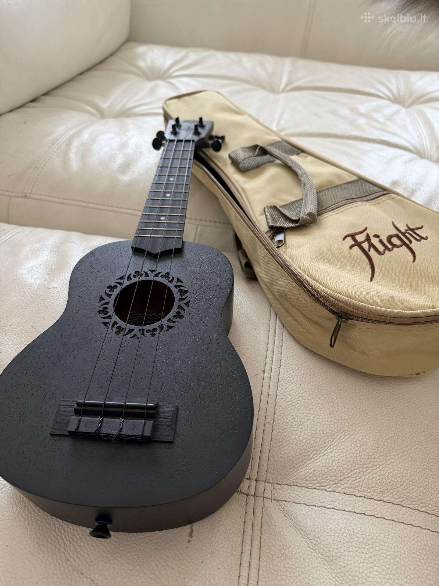 Atiduodu Ukulelę