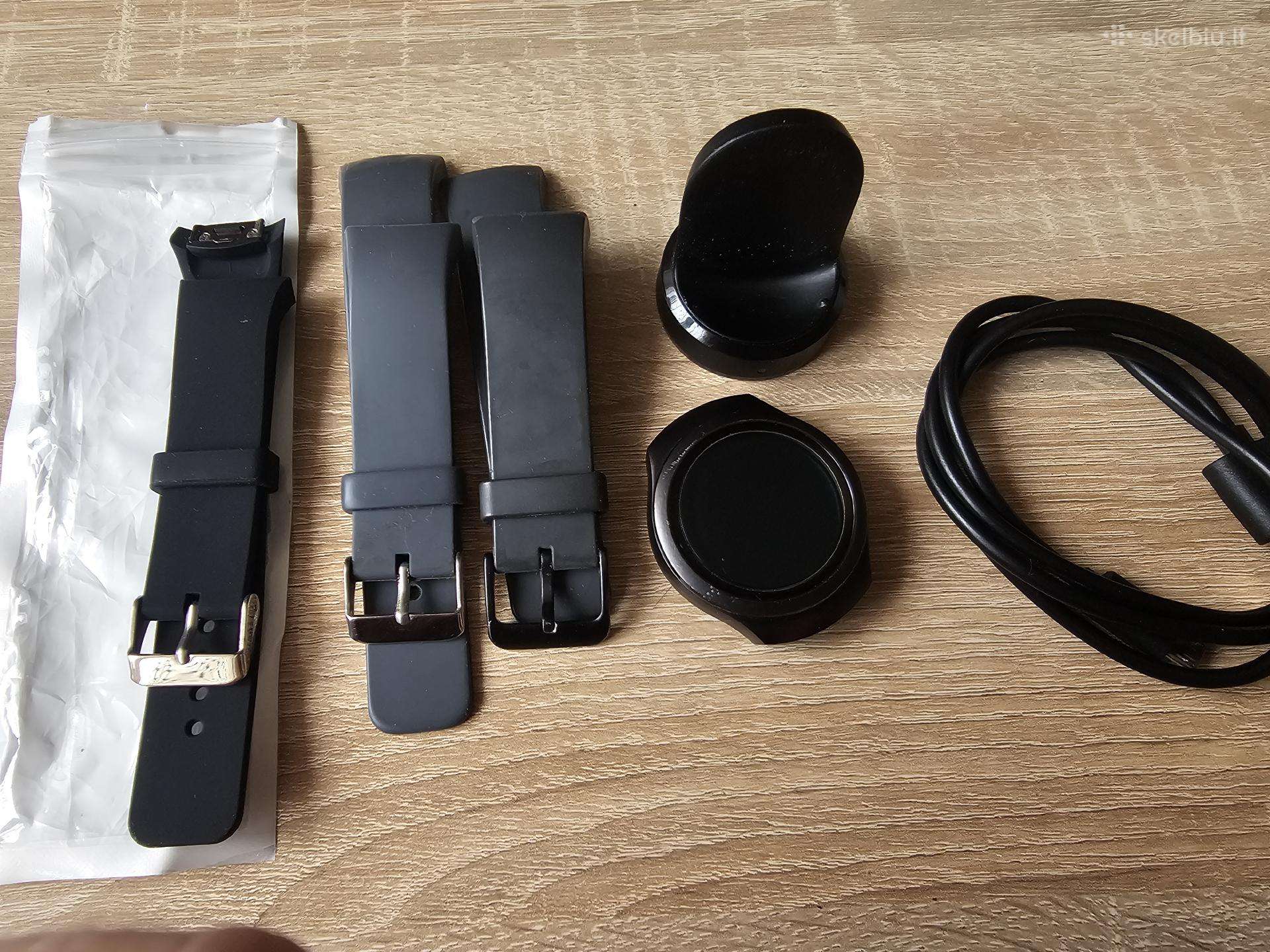 Samsung Gear S2 su priedais