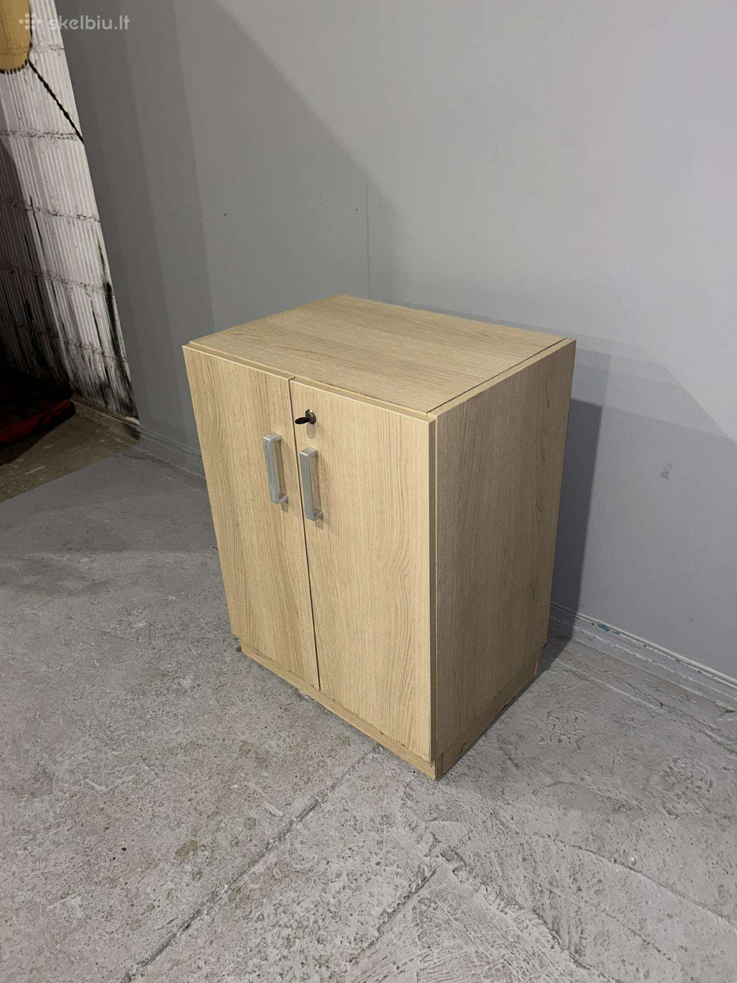 Parduodama spintelė