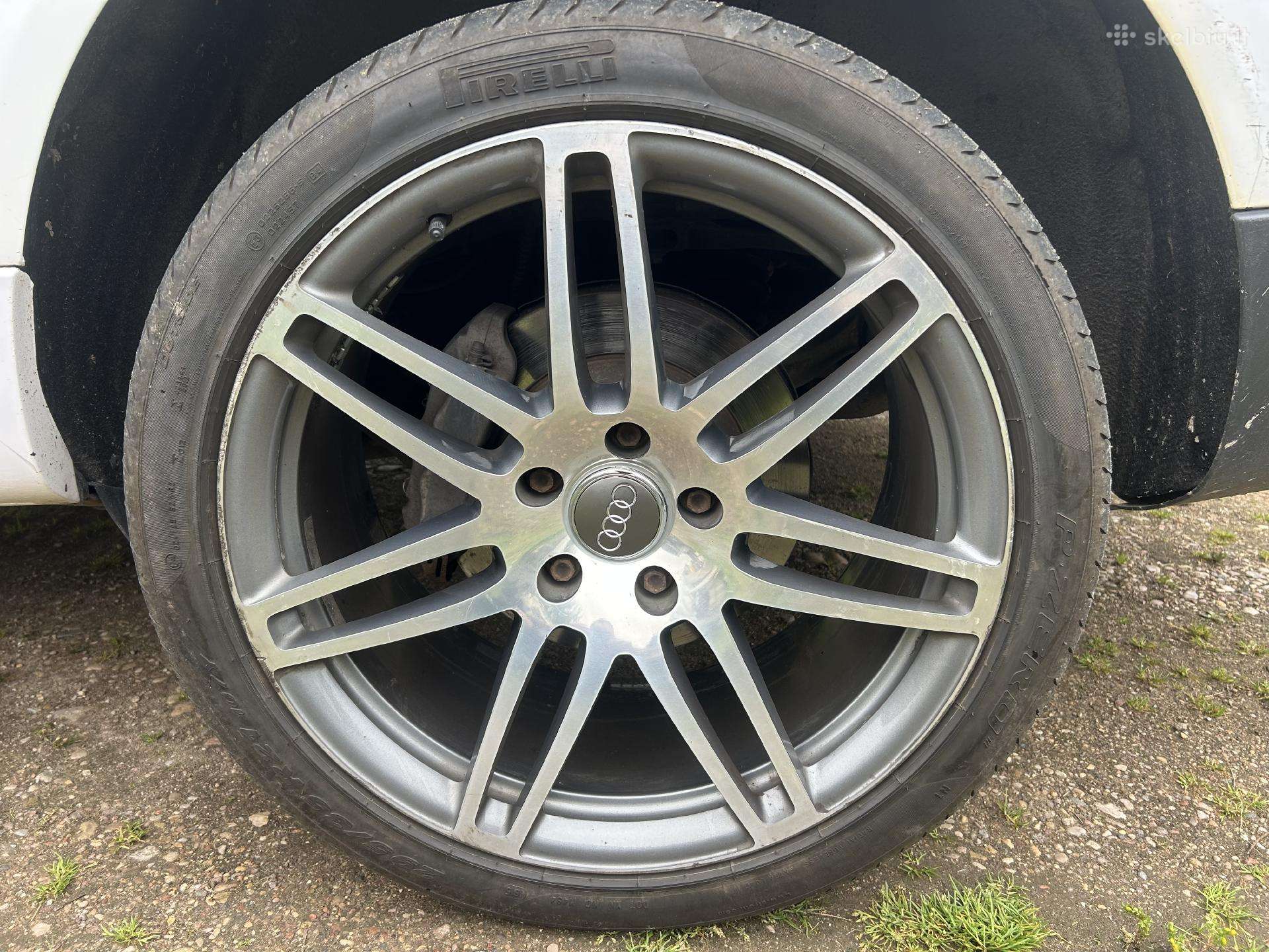Audi Q7 Ratlankiai R21 5x130 Padangos 295/35