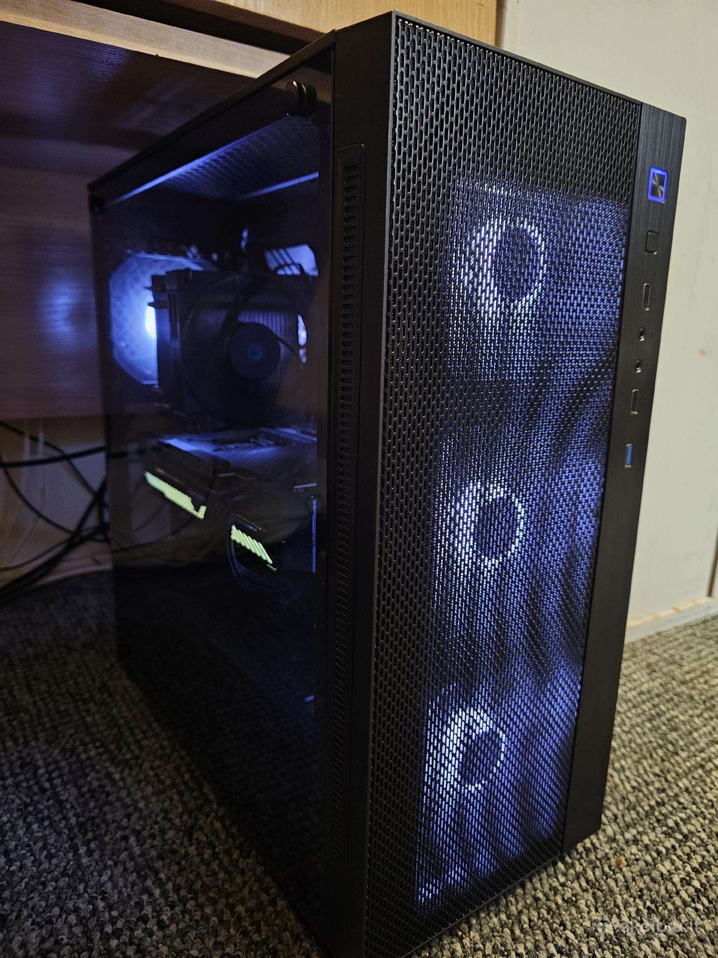 Galingas žaidimų Pc: Rtx 3070 / R5 5600 / WiFi