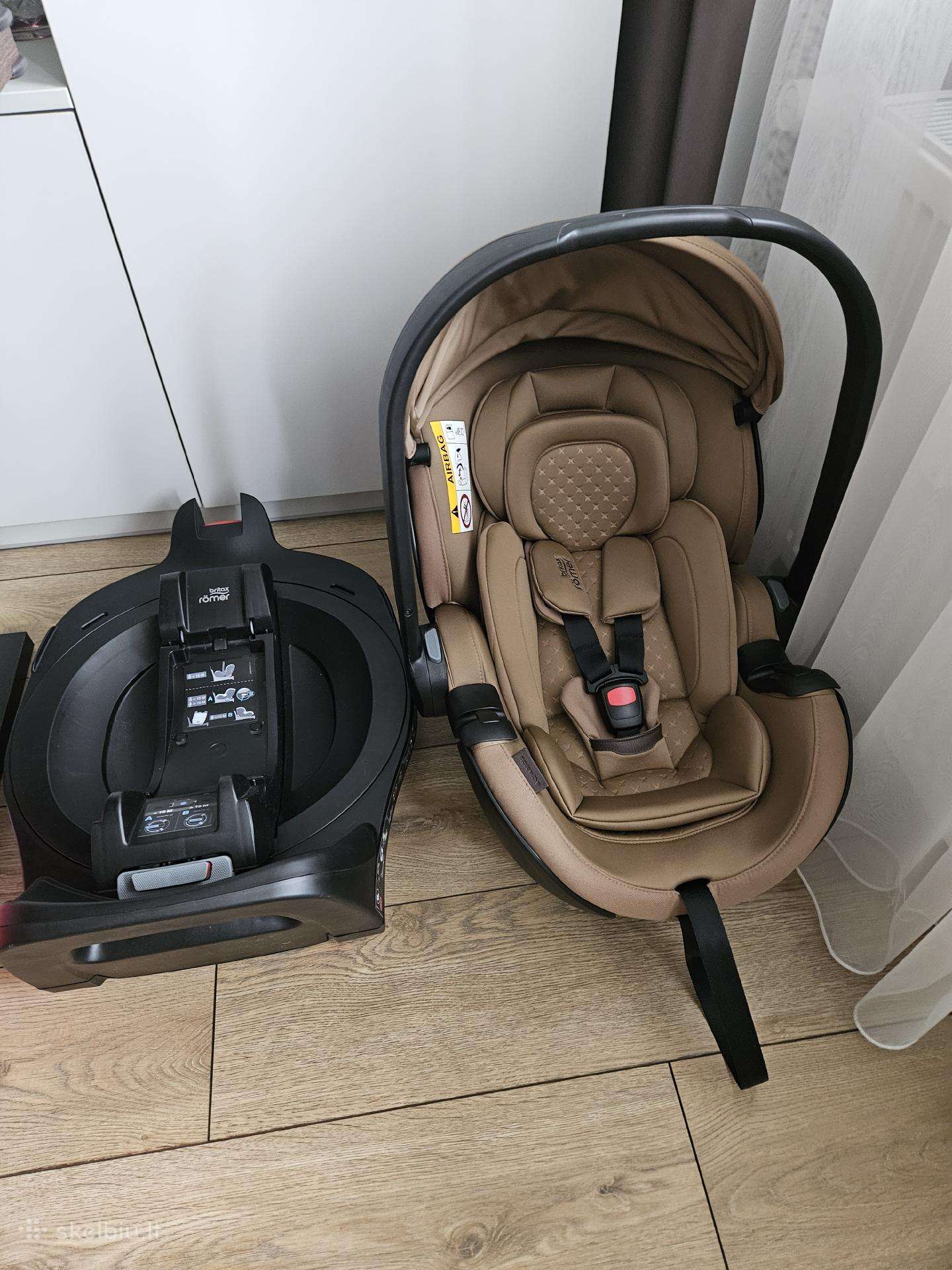 Britax Romer kėdutė ir Isofix bazė