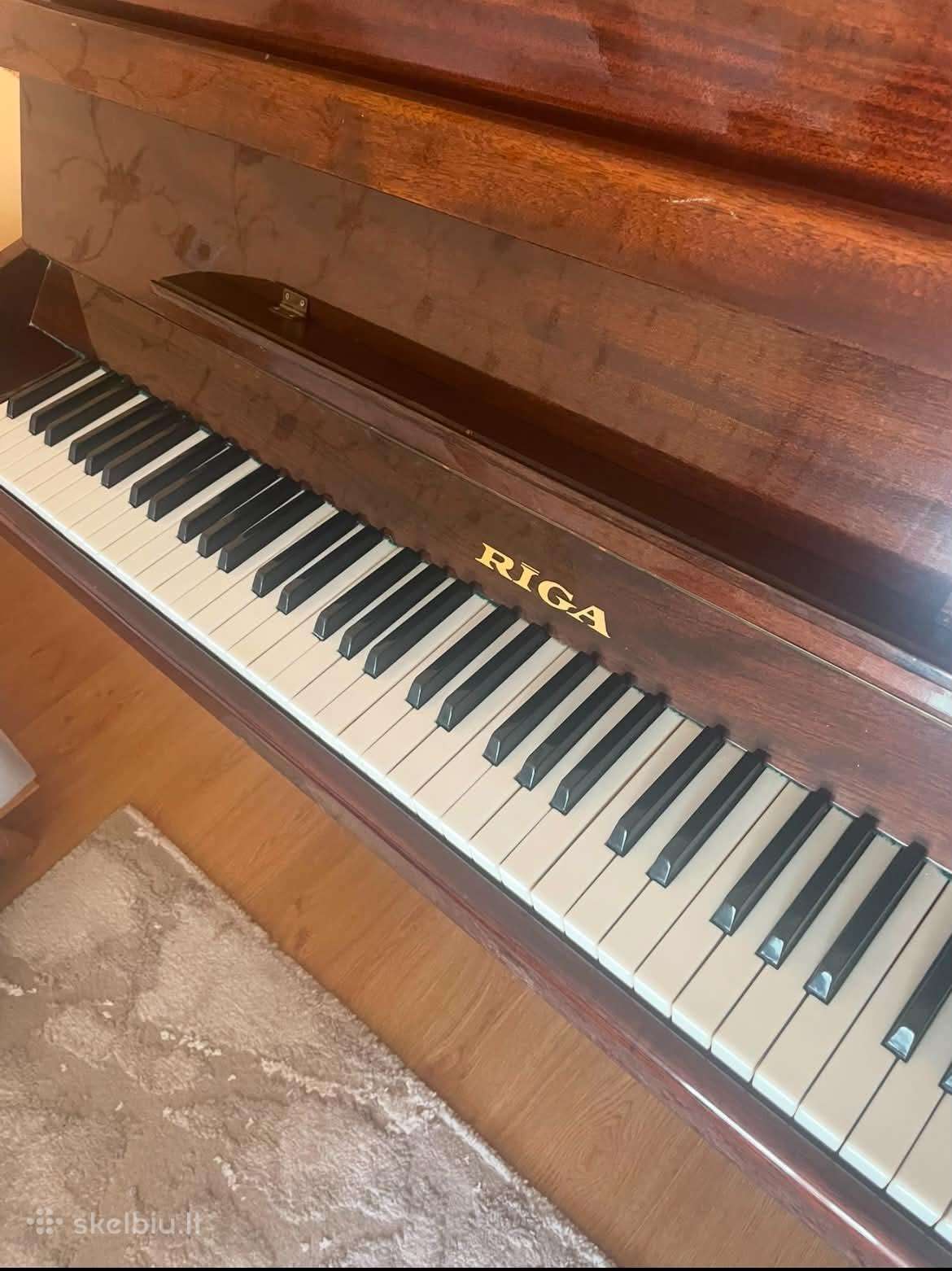 Pianinas+kėdė